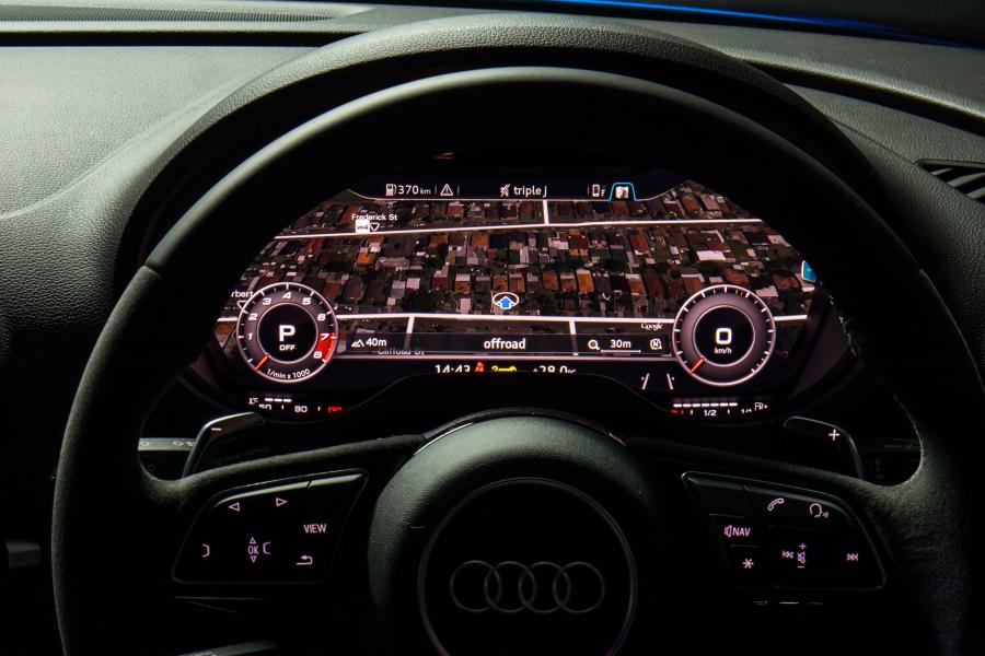 Панель приборов Audi RS3 Sportback (8V) 2017 года  (AU) (фото 6 из 40)